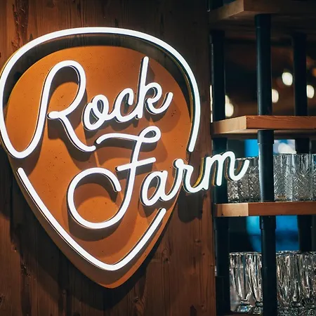 Naturia Chata, * Vel'ka Lomnica