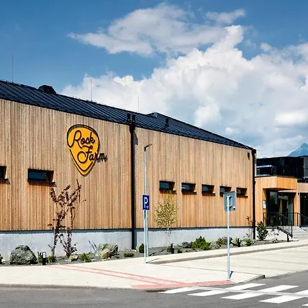 Naturia Chata, * Vel'ka Lomnica