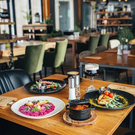 Naturia Chata, * Vel'ka Lomnica