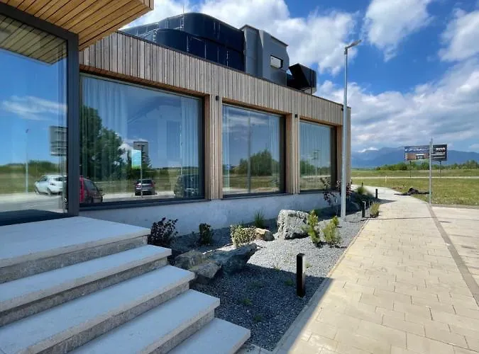 Naturia Chata, Vel'ka Lomnica